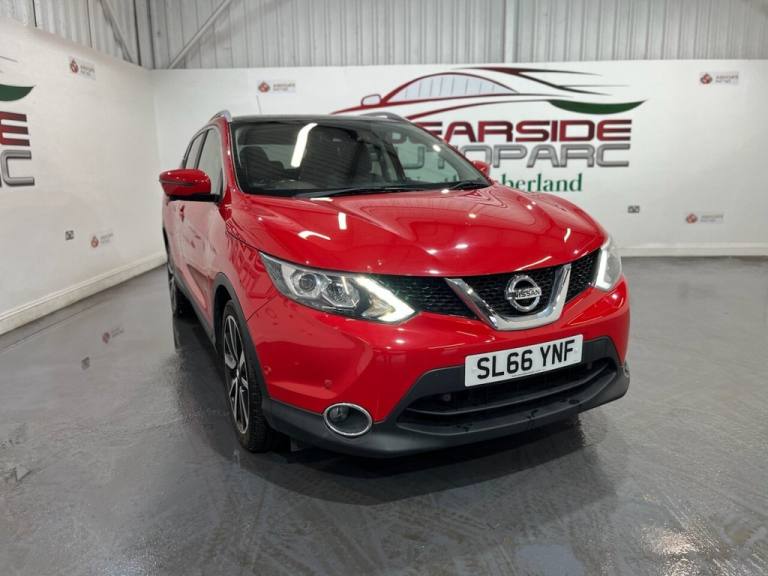 2016 Nissan Qashqai 1.6 DIG-T Tekna SUV 5dr Petrol Manual 2WD Euro 6 (s/s) (163 ps) HATCHBACK Pet...
