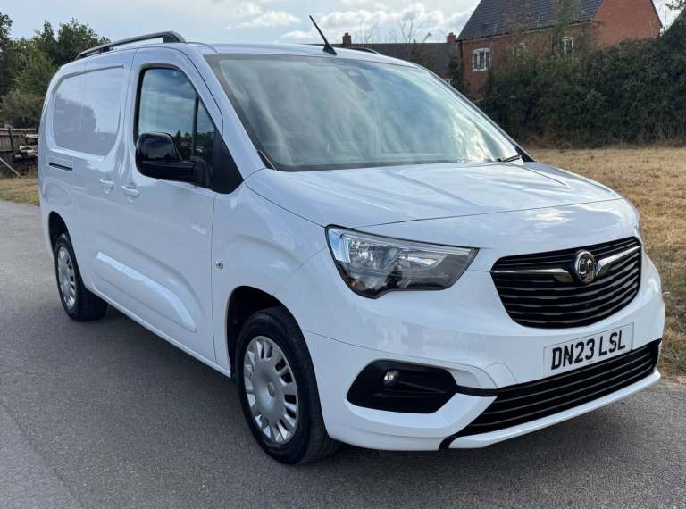 2023 Vauxhall Combo Pro 1.5 Turbo D 100PS L2 LWB White Van *22,365 Miles*