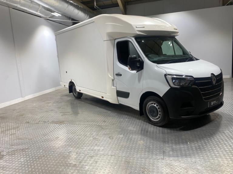 2024 Renault Master LL35 57KW Business Low Roof Platform Cab Auto PLATFORM CAB ELECTRIC Automatic