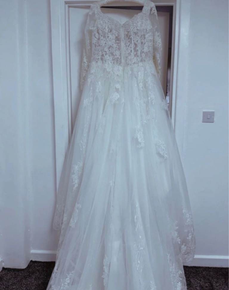 White bridal wedding dress