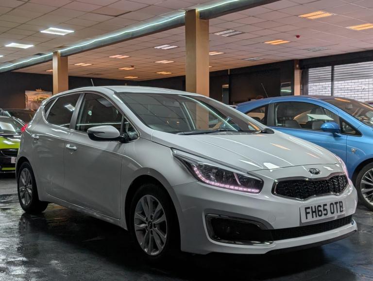 2015 Kia Ceed 1.6 CRDi 2 Hatchback 5dr Diesel DCT Euro 6 (s/s) (134 bhp) HATCHBACK Diesel Automatic
