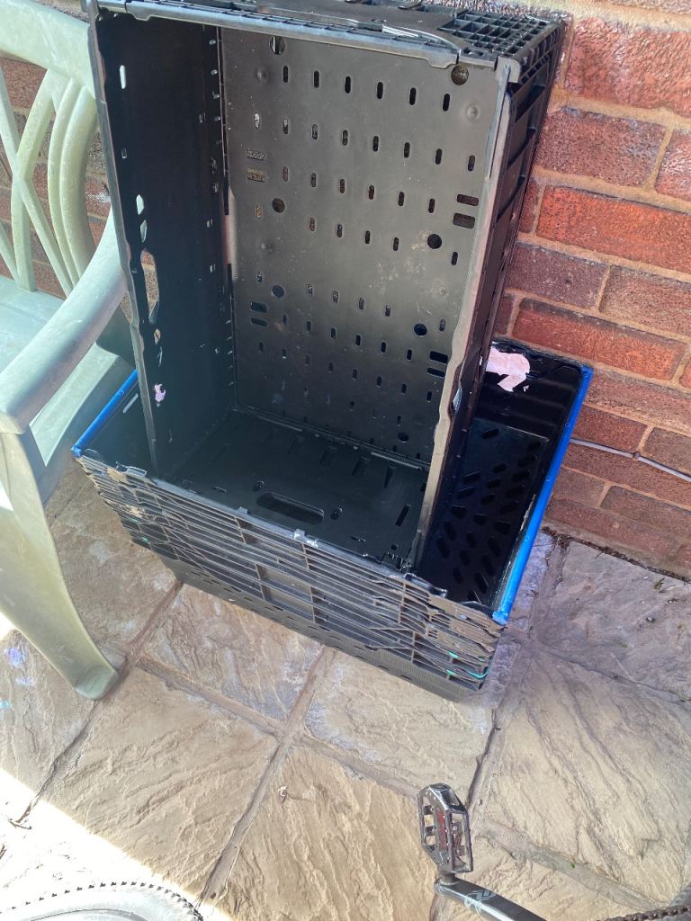 6 plastic stackable crates free 