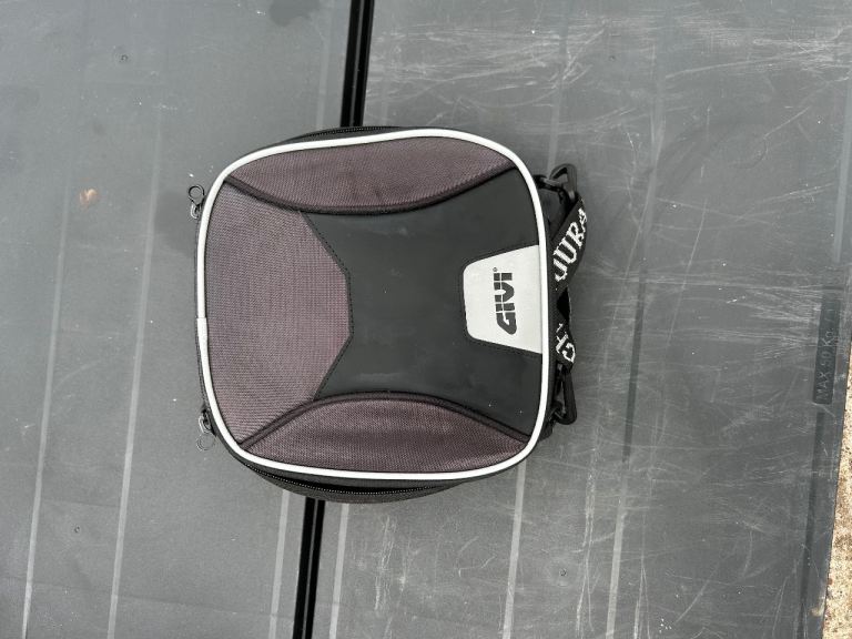 Givi motorbike tank bag 3L