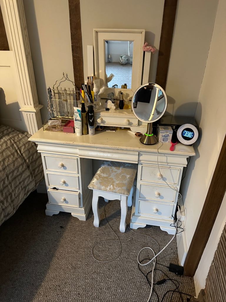 Vanity table and chair 
