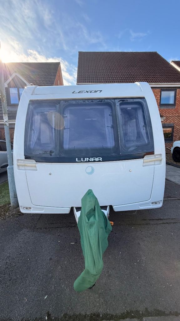 Lunar Lexon 540 4 birth caravan 