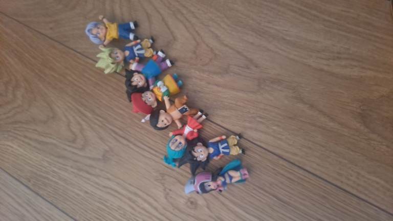 Dragon Ball Z Mini Figures Bundle – Good Condition