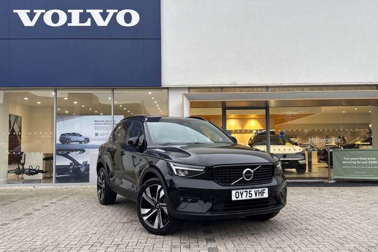  Volvo XC40 2.0 B4 MHEV Plus SUV 5dr Petrol Hybrid DCT Auto Euro 6 (s/s) (197 ps) Petrol/Electric...