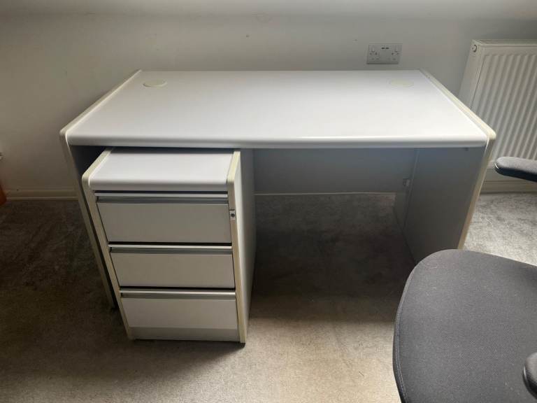 Large Pale Gray Office Desk - FREE (N.B. Drawers not included)