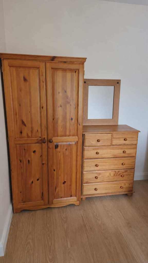 FREE Pine Bedroom Furniture Set – Wardrobe, Chest of Drawers & Mirror