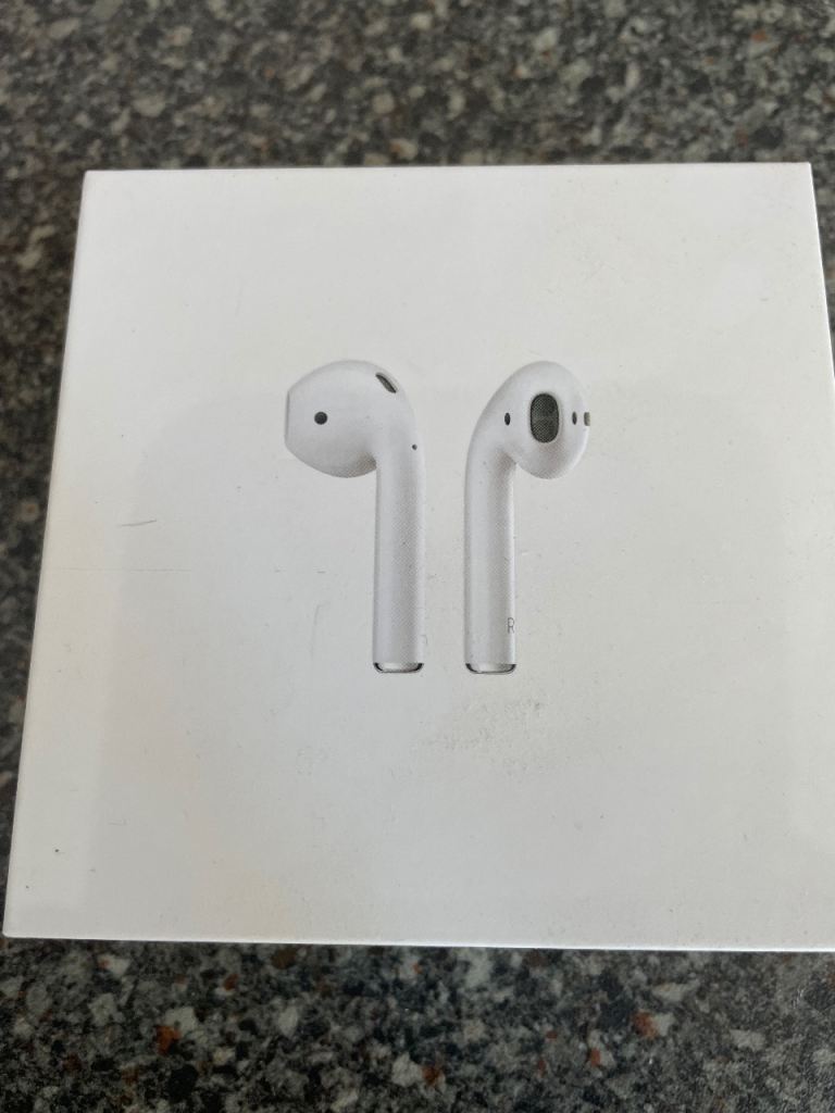Apple AirPods 2nd generation with wireless charging case