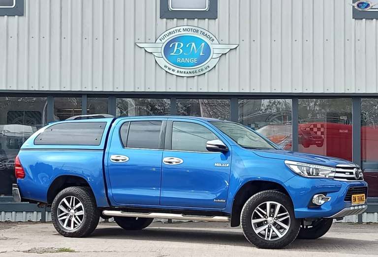 TOYOTA HILUX 2.4 D-4D Invincible Blue Manual Diesel 2017