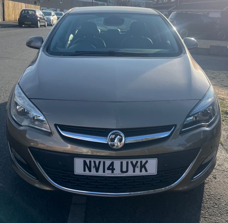 Vauxhall Astra 2014 1.6 petrol elite bargain £1700