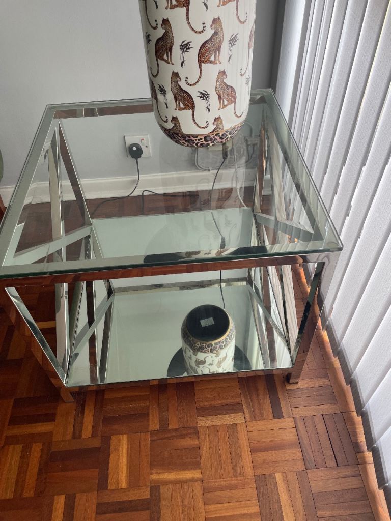 Lamp/Accent Table