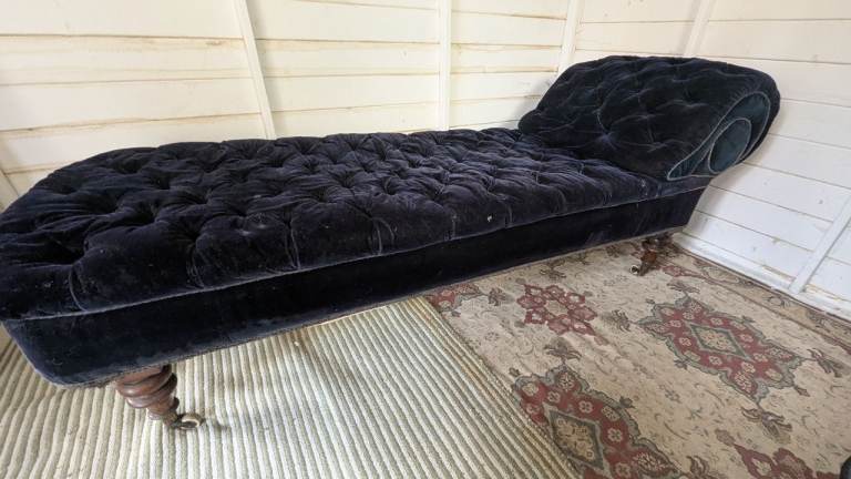 Blue suede chaise longue