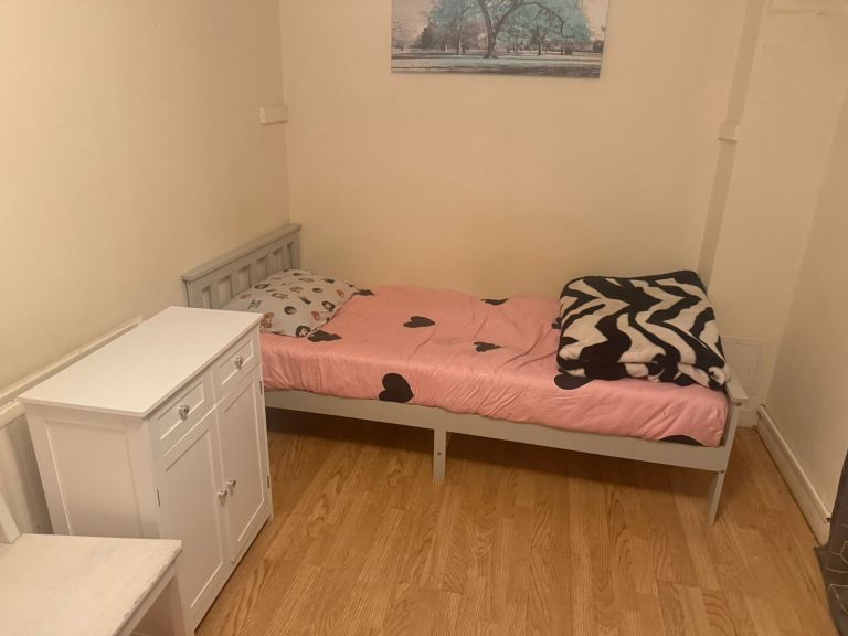 I have room with bathroom and garden in the room is very  nice room 