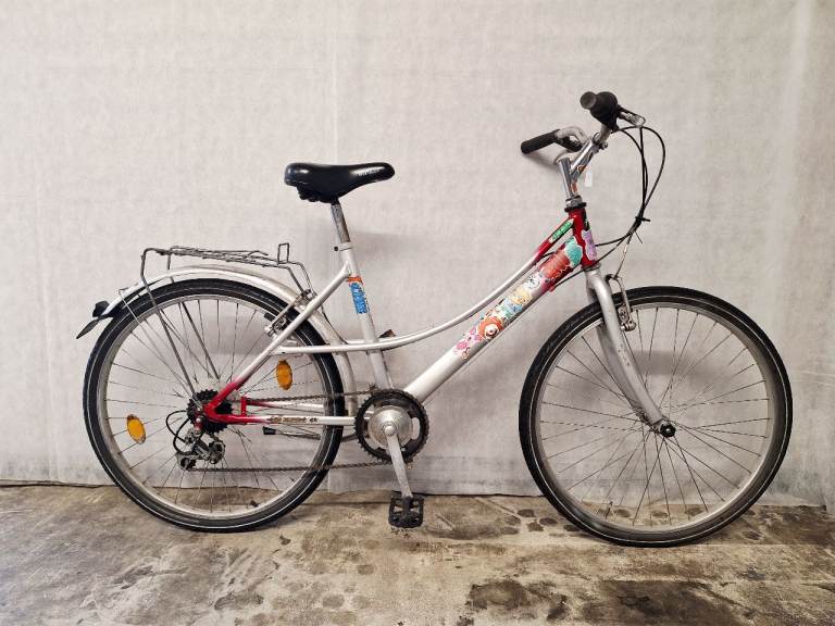 d  🚲🚲Ladies Serviced City Bike 6 Speed S Frame Warranty 26 Inch Wheel Rack Mudguards