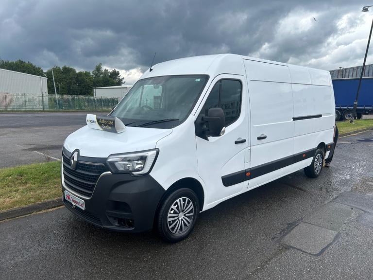 2022 Renault Master LM35dCi 135 Business Medium Roof Van PANEL VAN Diesel Manual