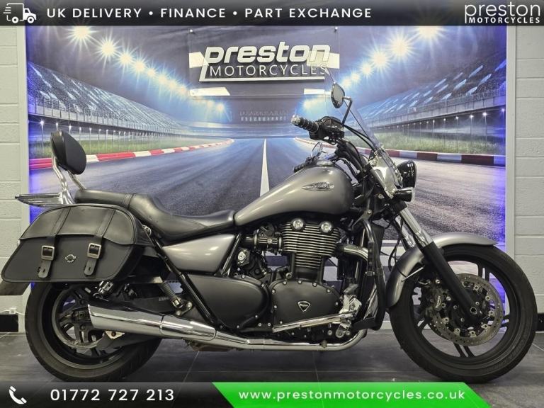 TRIUMPH THUNDERBIRD STORM