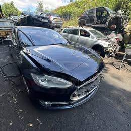 ♻️TESLA MODEL S 2014 BREAKING FOR PARTS♻️