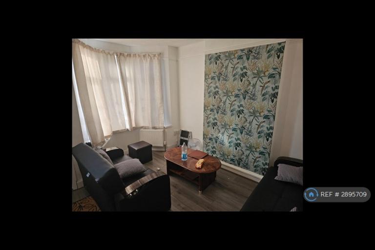2 bedroom house in Althorp Road, Luton, LU3 (2 bed) (#2895709)