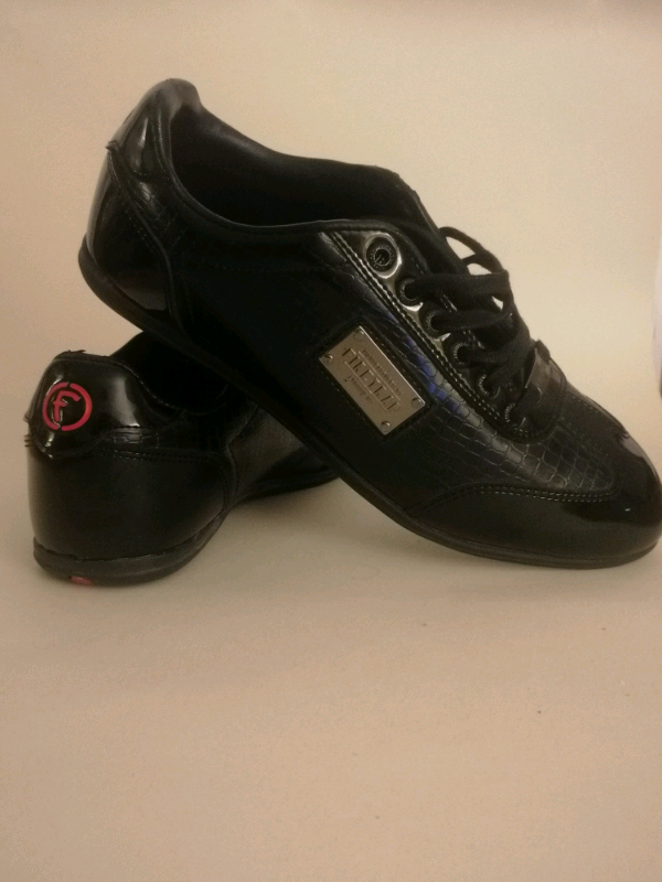 Brand new, UK-8.5 SIZE. Never used. 