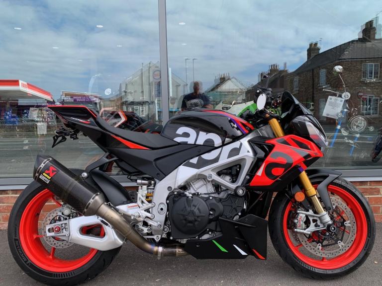 Aprilia Tuono V4 1100 Factory - AKRAPOVIC EXHAUST - 2 YEAR WARRANTY 