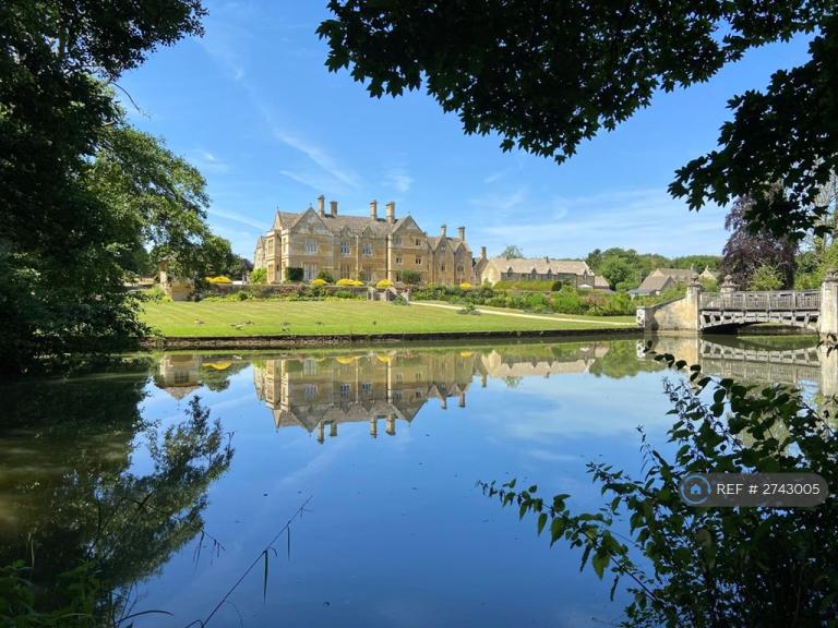 2 bedroom flat in Brockhampton Park, Brockhampton, Cheltenham, GL54 (2 bed) (#2743005)