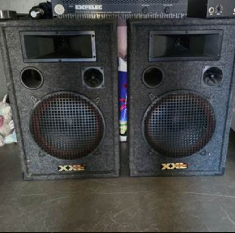 Pair of XXL speakers – Good Condition