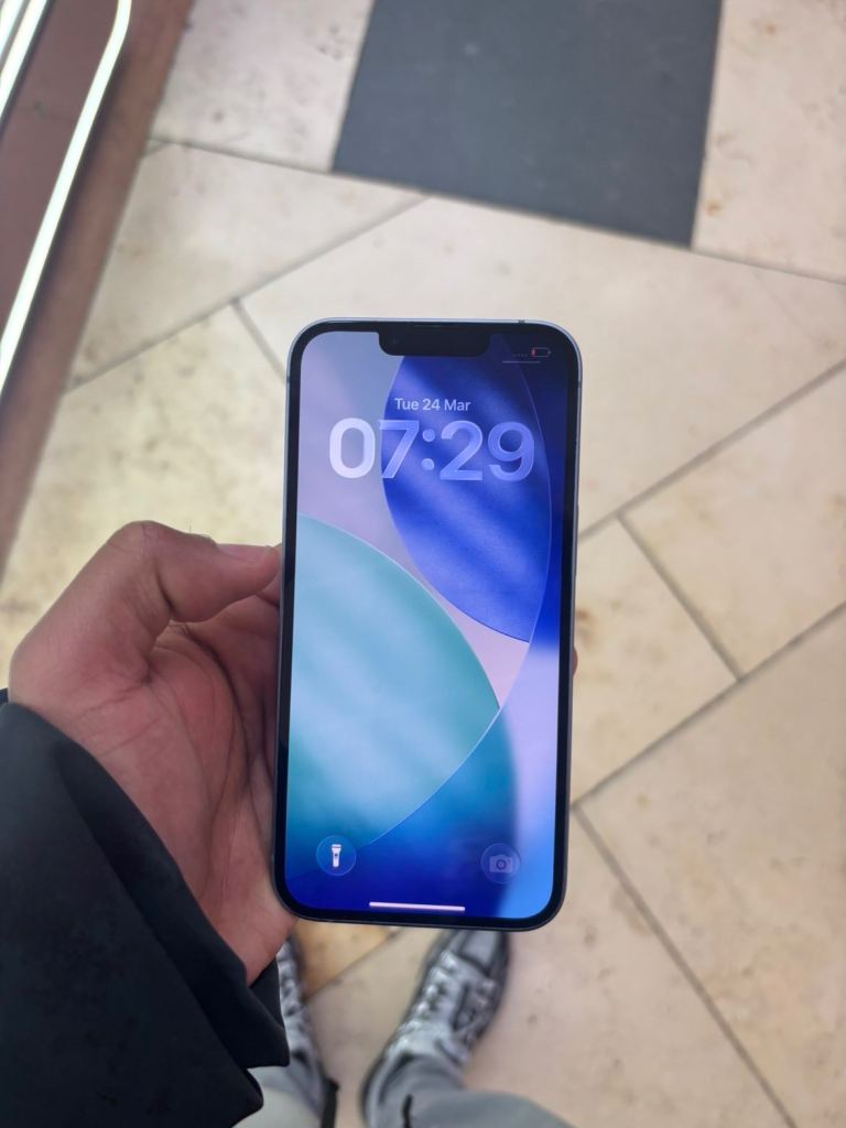Iphone 14 midnight blue