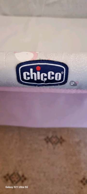Chicco Next 2 Me Cot and carry case