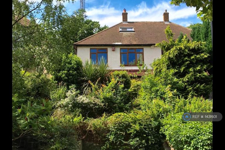 3 bedroom house in Auckland Road, London, SE19 (3 bed) (#1431931)