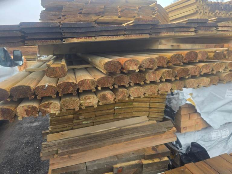 Timber decking hard rail