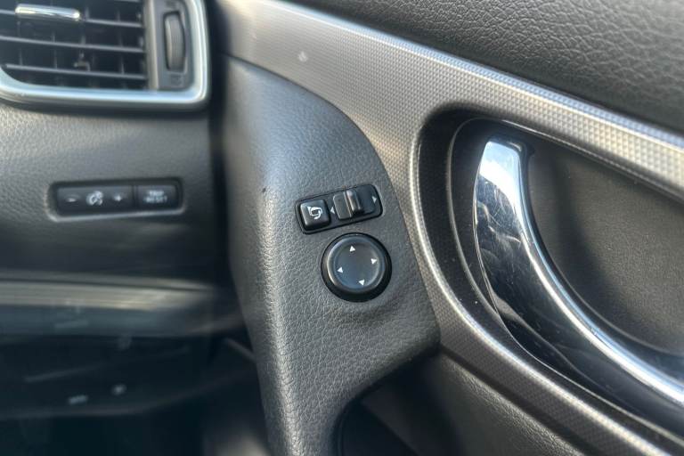  Nissan Qashqai 1.5 Dci N Connecta Suv 5dr Diesel Manual Euro 6 s/s 115 Ps