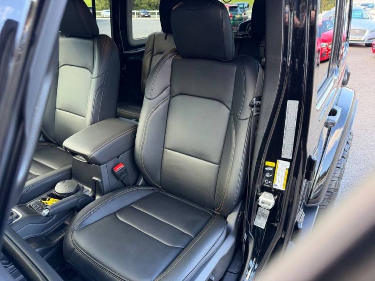 2025 JEEP WRANGLER BUZZ SV LUXURY 2.0 SUV 4DR Black FUEL Wheels MOPAR Bumper+++