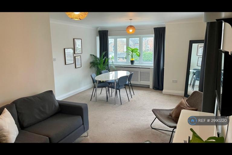 2 bedroom flat in Hodge Court, Chelmsford, CM1 (2 bed) (#2990220)