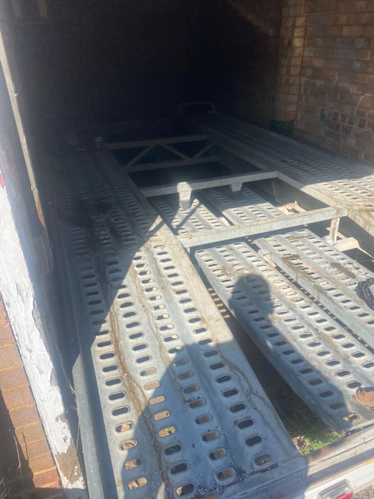  Car transporter trailer