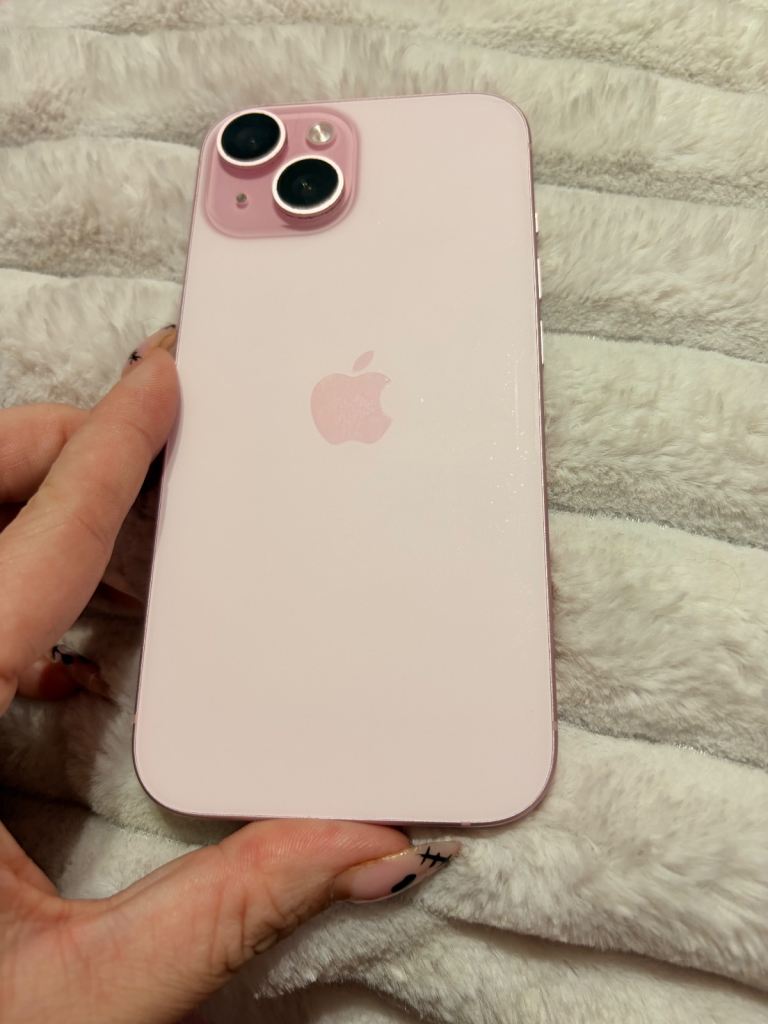 iPhone 15 pink 