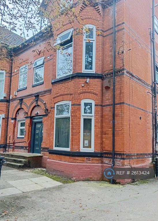 3 bedroom flat in Polygon Road, Manchester, M8 (3 bed) (#2613424)