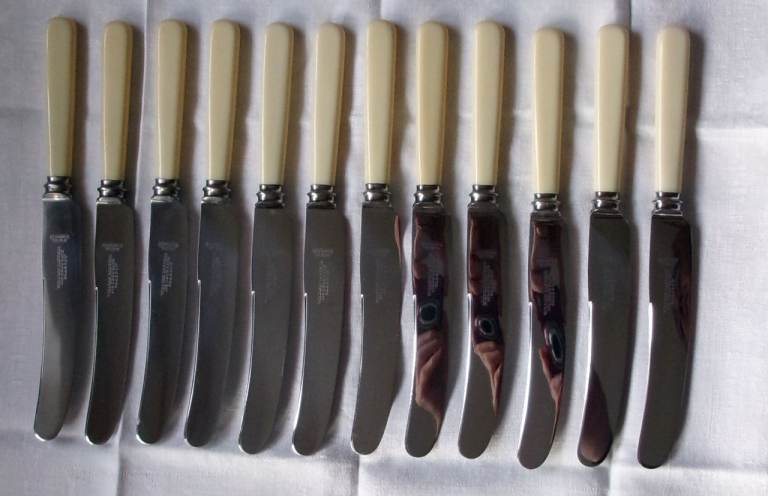 12 Vintage Dinner Knives Trongate Glasgow