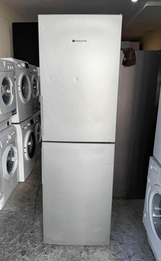 Hotpoint Frost Free Silver Colour Freestanding Fridge Freezer With Free Delivery 🚚