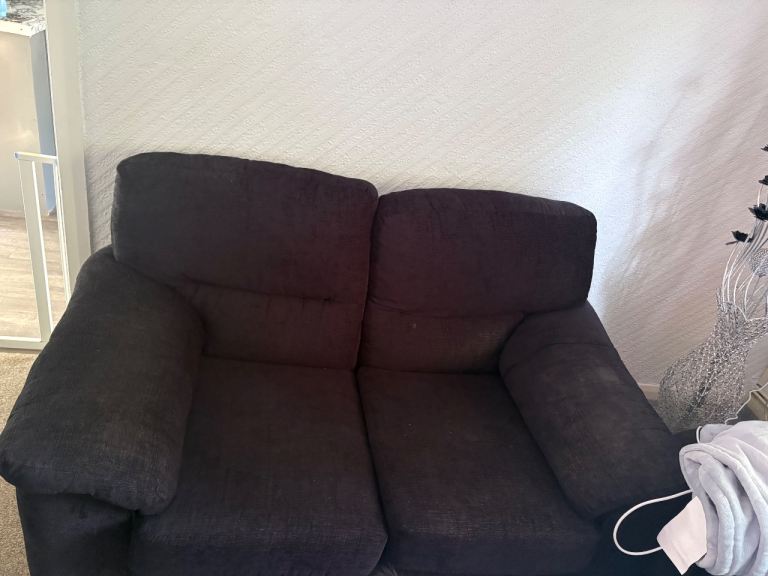 2 and 3 seater black sofa 