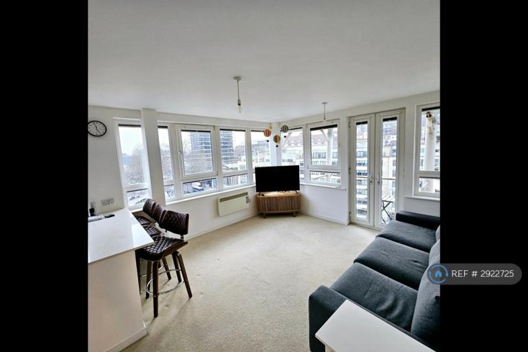 2 bedroom flat in St. Giles Court, Bristol, BS1 (2 bed) (#2922725)