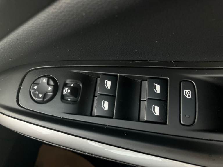 2023 Vauxhall Grandland 1.2 Turbo Ultimate 5dr Hatchback PETROL Manual