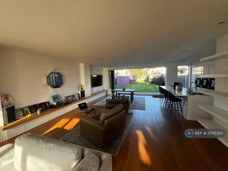 1 bedroom in Goston Gardens, Thornton Heath, CR7 (#2705320)