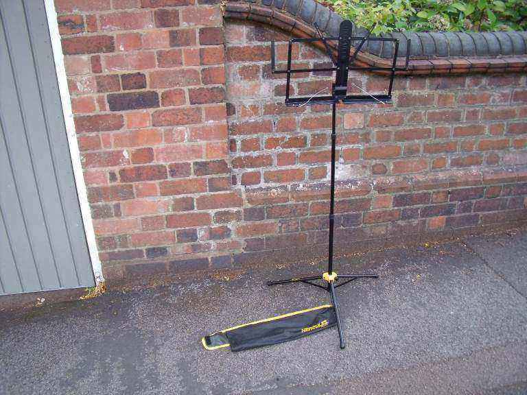 Foldable Adjustable Hercules Music Stand with Carry Bag – Good Condition