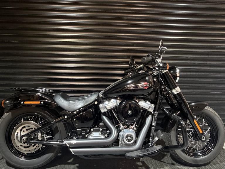 HARLEY-DAVIDSON SOFTAIL FLSL SLIM 107ci 1745cc Stage 1 Only 4584 Miles Stage 1