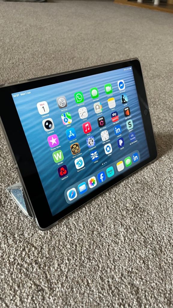 Ipad 5th Generation 32GB A+++++ condition