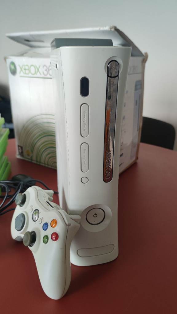 Xbox 360 Console + 10 games