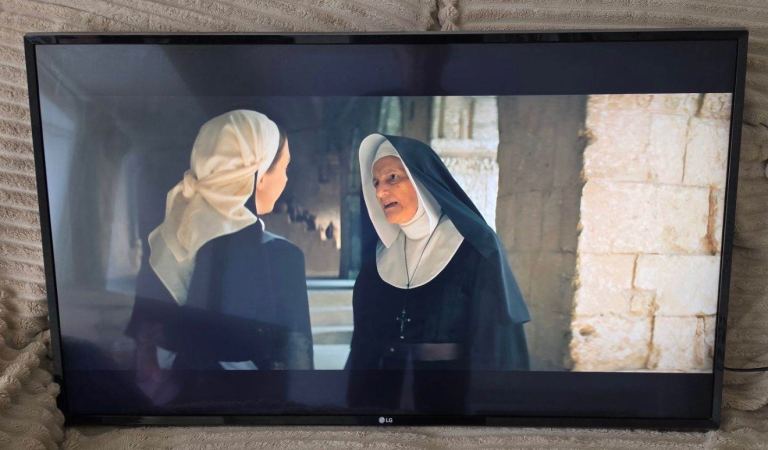 Lg 43” Led 4k Smart Ultra Hd Ultra Slimline Wifi Tv With Remote Excellent Condition