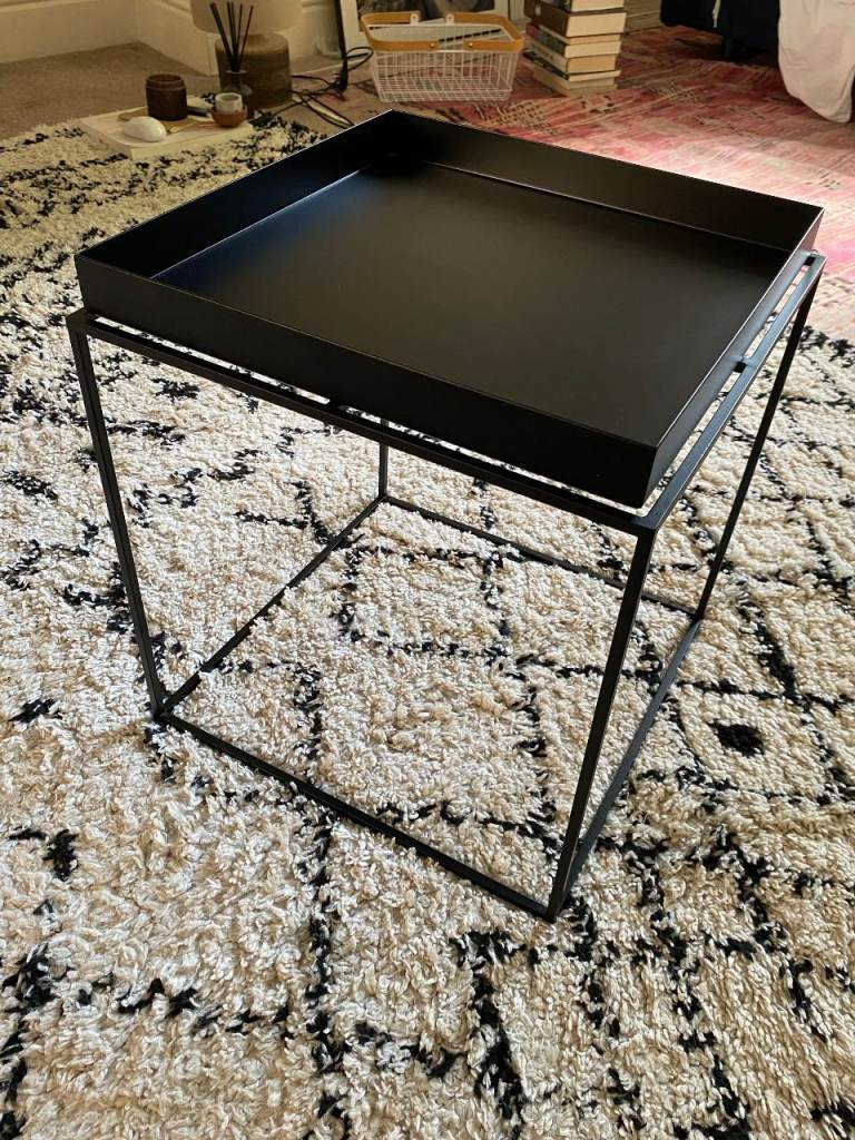 Black tray table (from HAY)